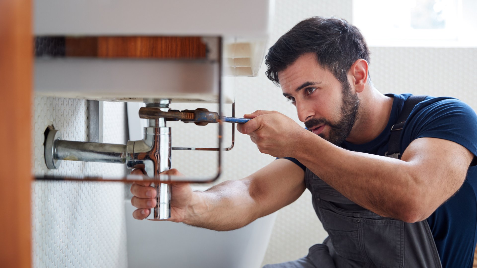 Torrent Plumbing — bold plumber website design