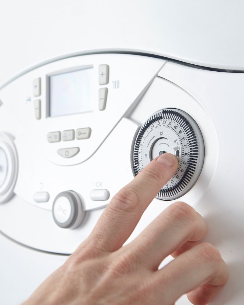 Gas Safe engineer carrying out a landlord safety inspection